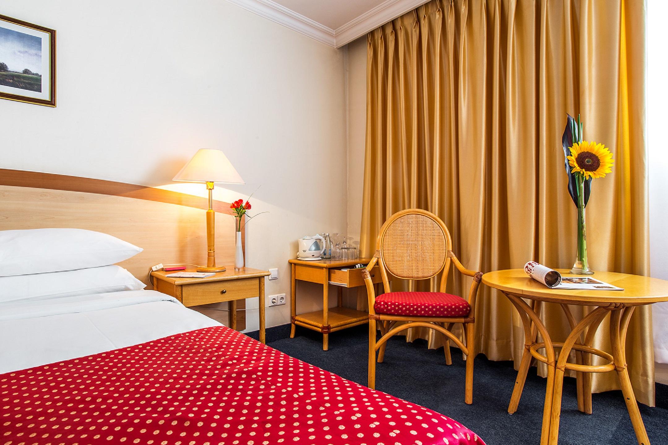 מלון Ramada By Wyndham Center סופיה