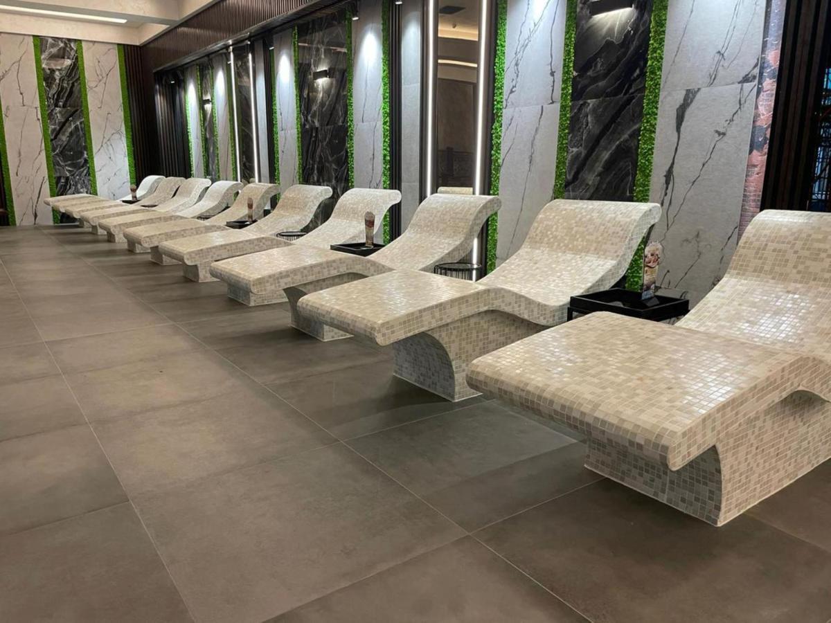 Ramada By Wyndham Center Софія