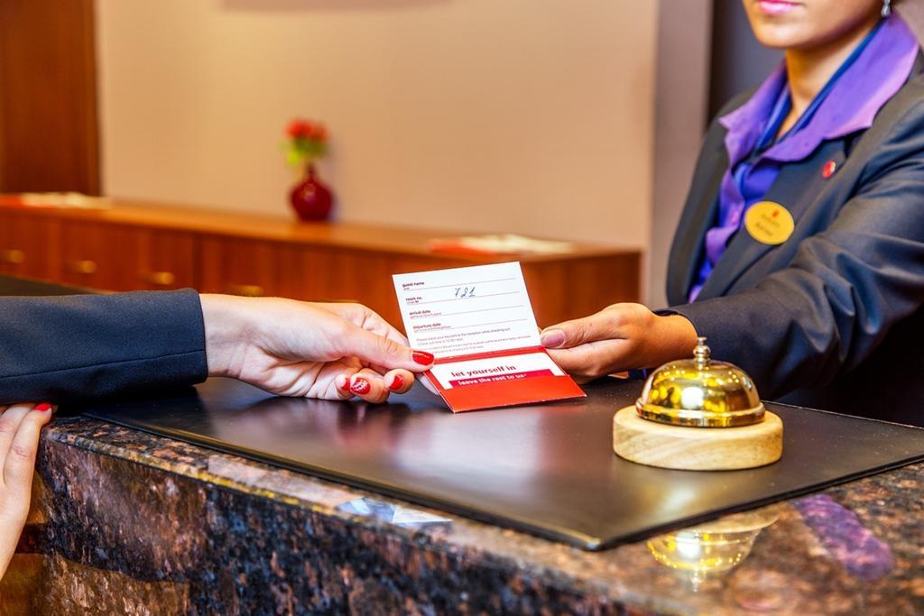Ramada By Wyndham Center מלון סופיה
