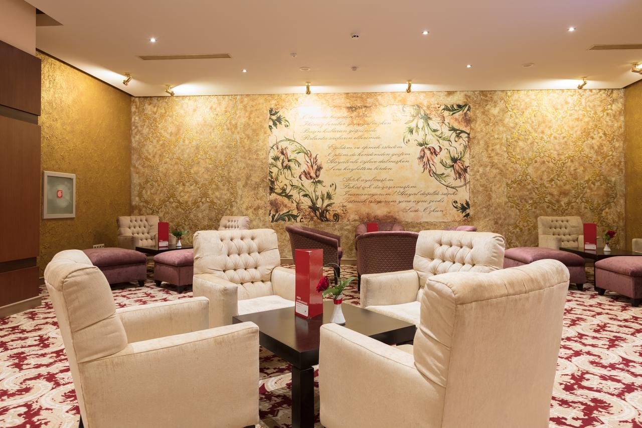 Ramada By Wyndham Center מלון סופיה