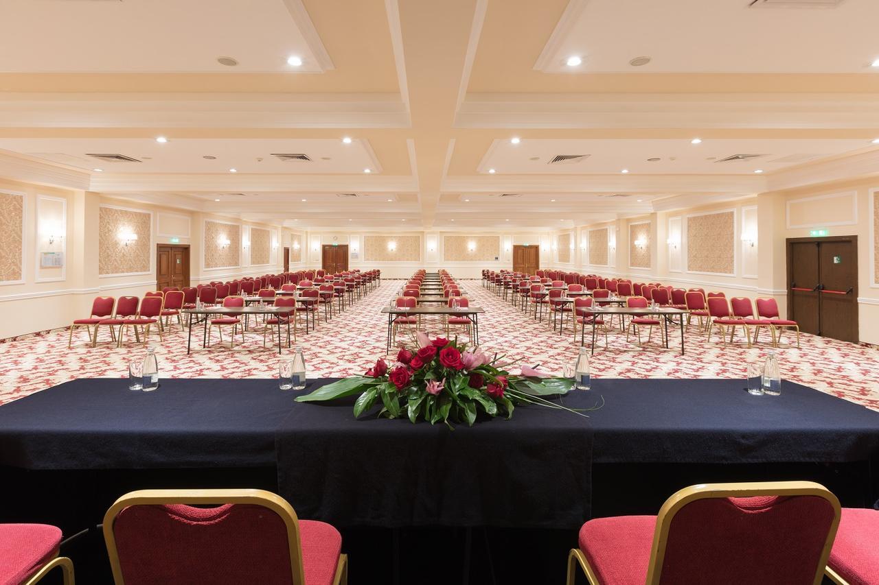 Ramada By Wyndham Center סופיה