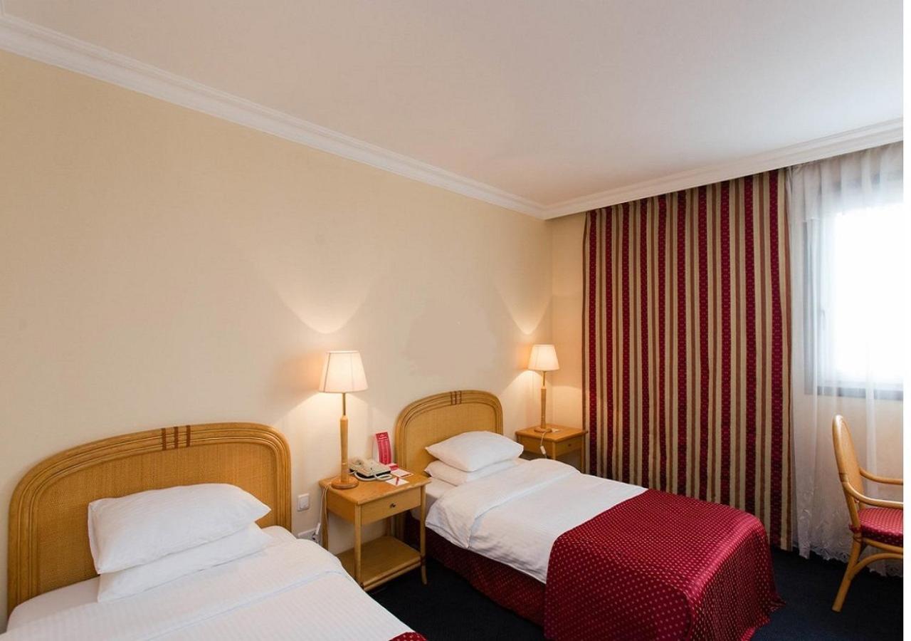 Ramada By Wyndham Center סופיה